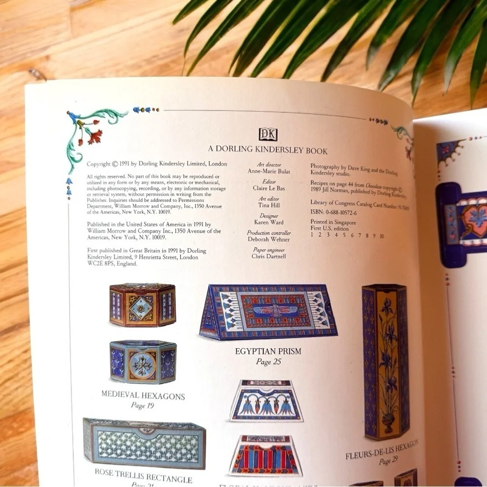 The Decorative Gift Boxes by Jane Thomson - Press-Out Craft Book
